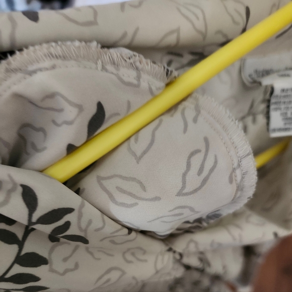 Modern Essentials Petite Button Down Blouse Size 8P - Picture 7 of 7